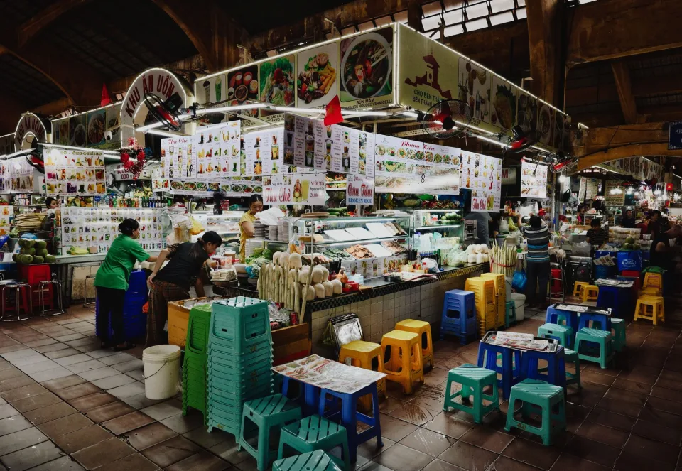 Bàn nướng đông khách tại Boi Kids